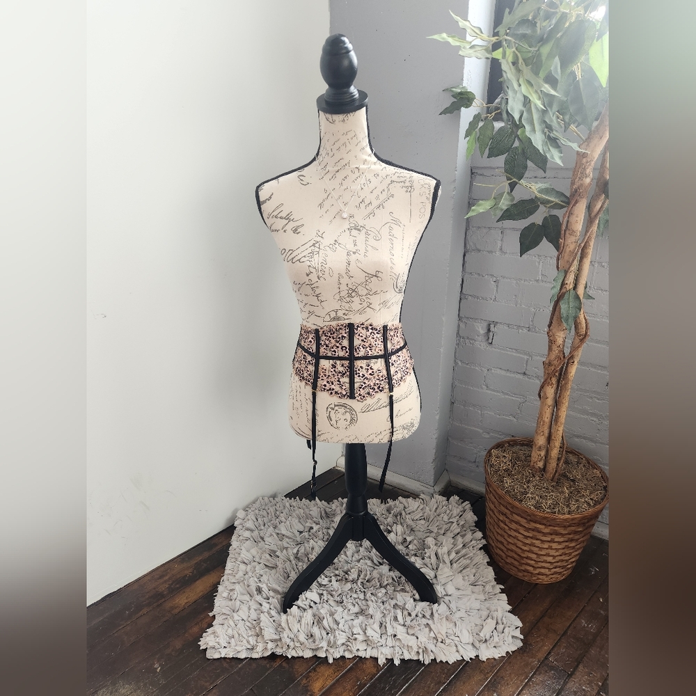 Victoria's Secret Garter Belt